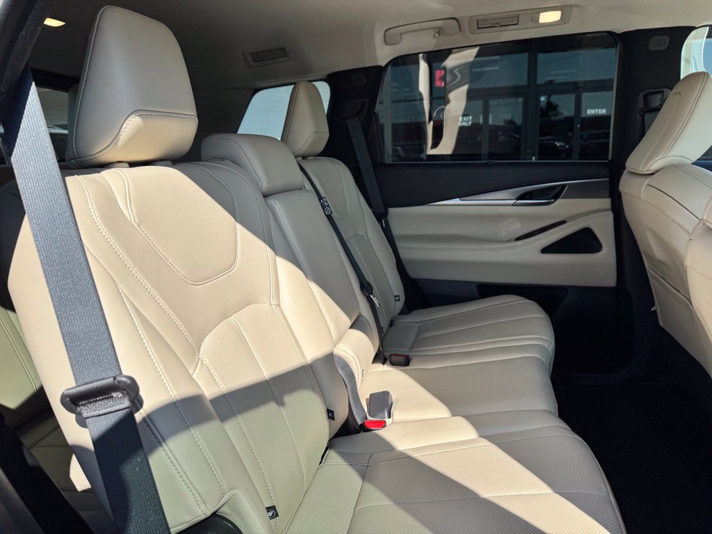 Used 2023 INFINITI QX60 Luxe w/ Cargo Package AWD/4WD image 40