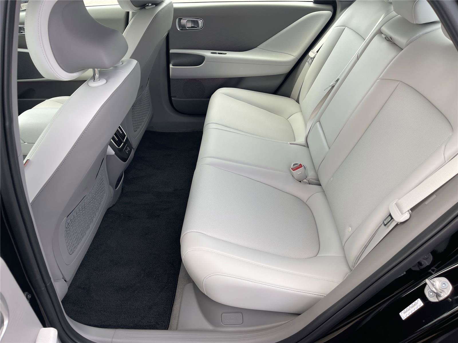 New 2025 Hyundai Ioniq 6 SEL AWD/4WD image 7
