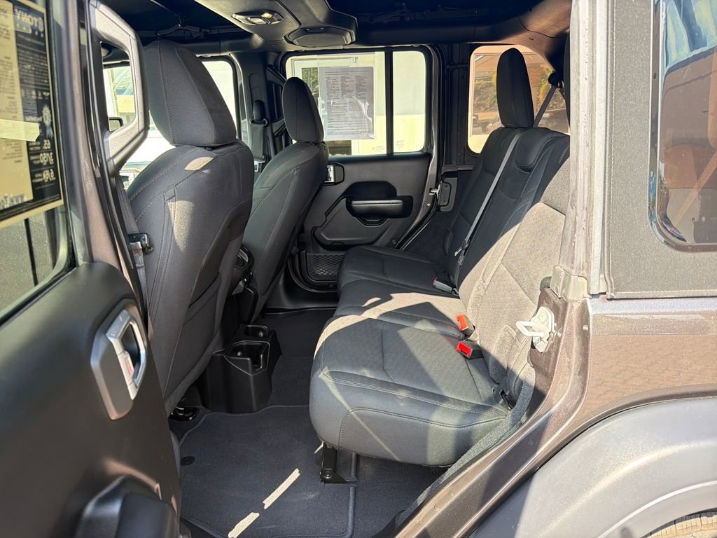 Used 2019 Jeep Wrangler Unlimited Sport S AWD/4WD image 16
