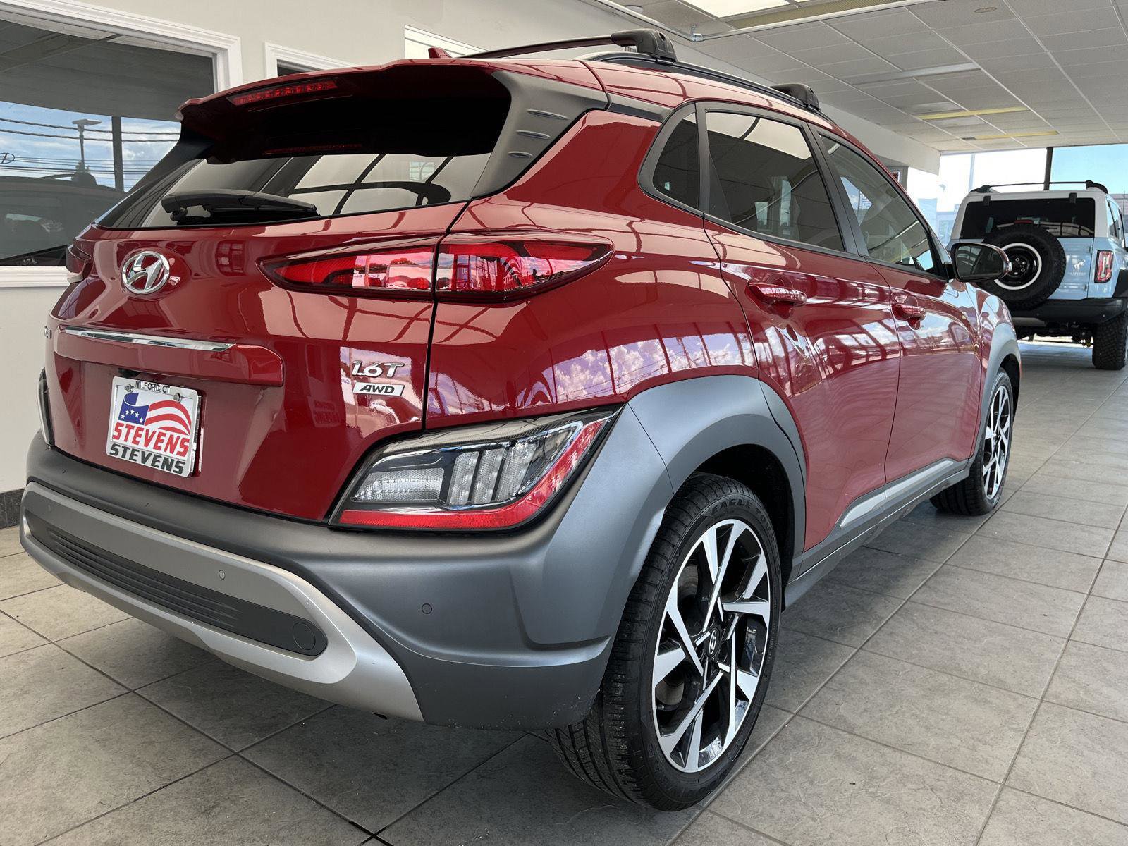 Used 2022 Hyundai Kona Limited w/ Cargo Package image 5
