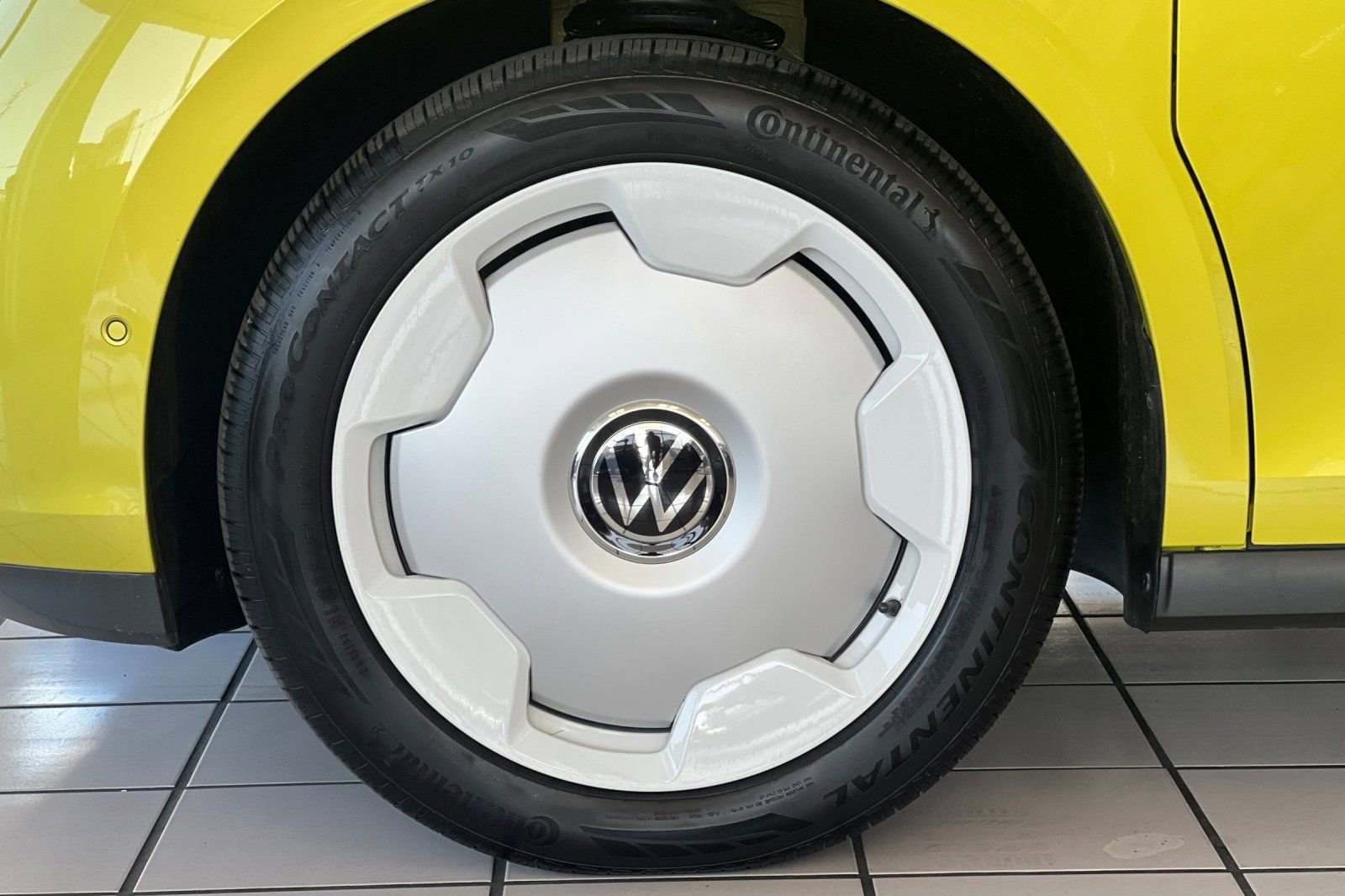 New 2025 Volkswagen ID. Buzz 1st Edition RWD image 28