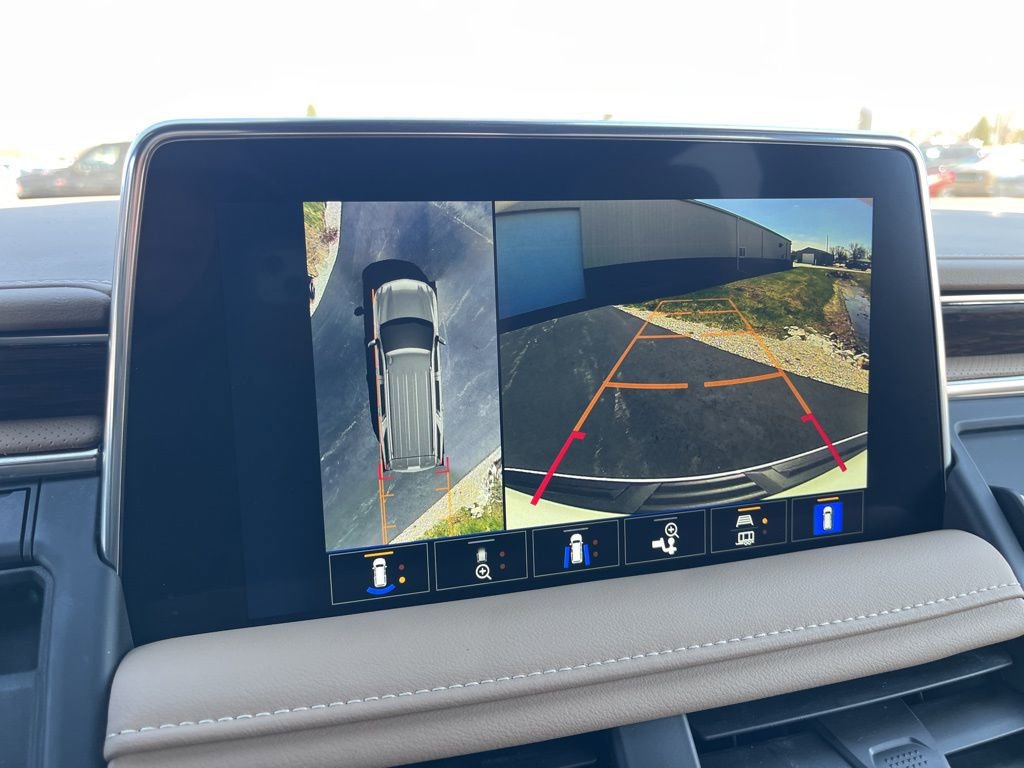 Used 2024 Chevrolet Tahoe Premier AWD/4WD image 24