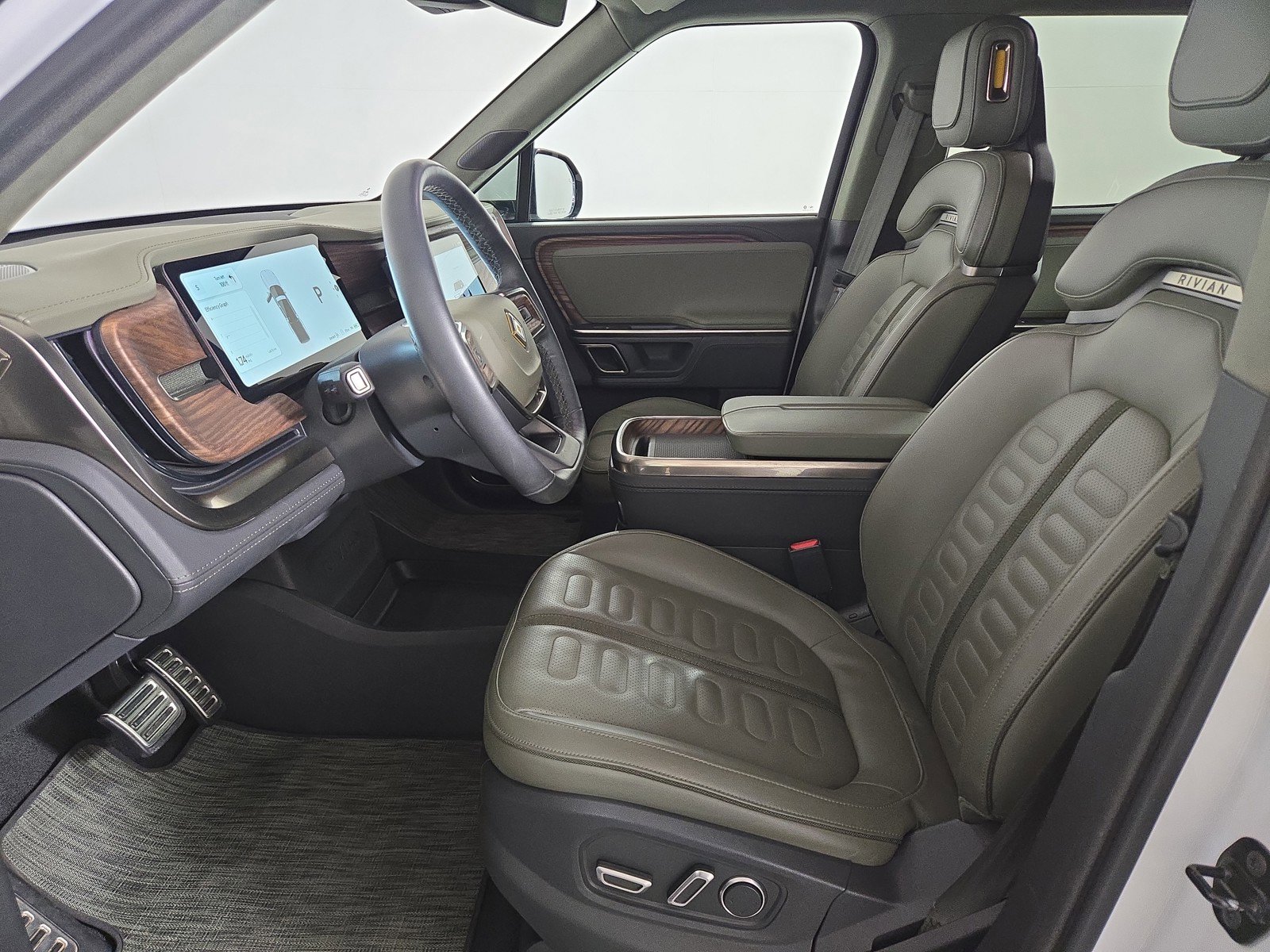Used 2024 Rivian R1T Launch Edition AWD/4WD image 20