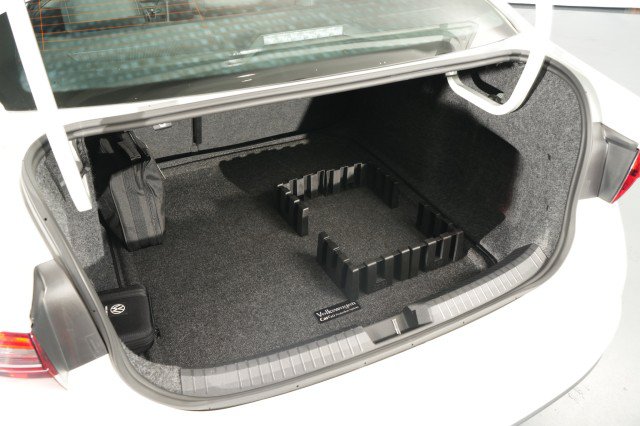 Used 2025 Volkswagen Jetta GLI Autobahn FWD image 47