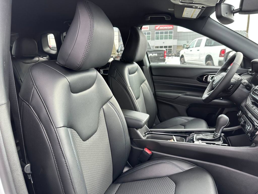 New 2026 Jeep Compass Latitude AWD/4WD image 21