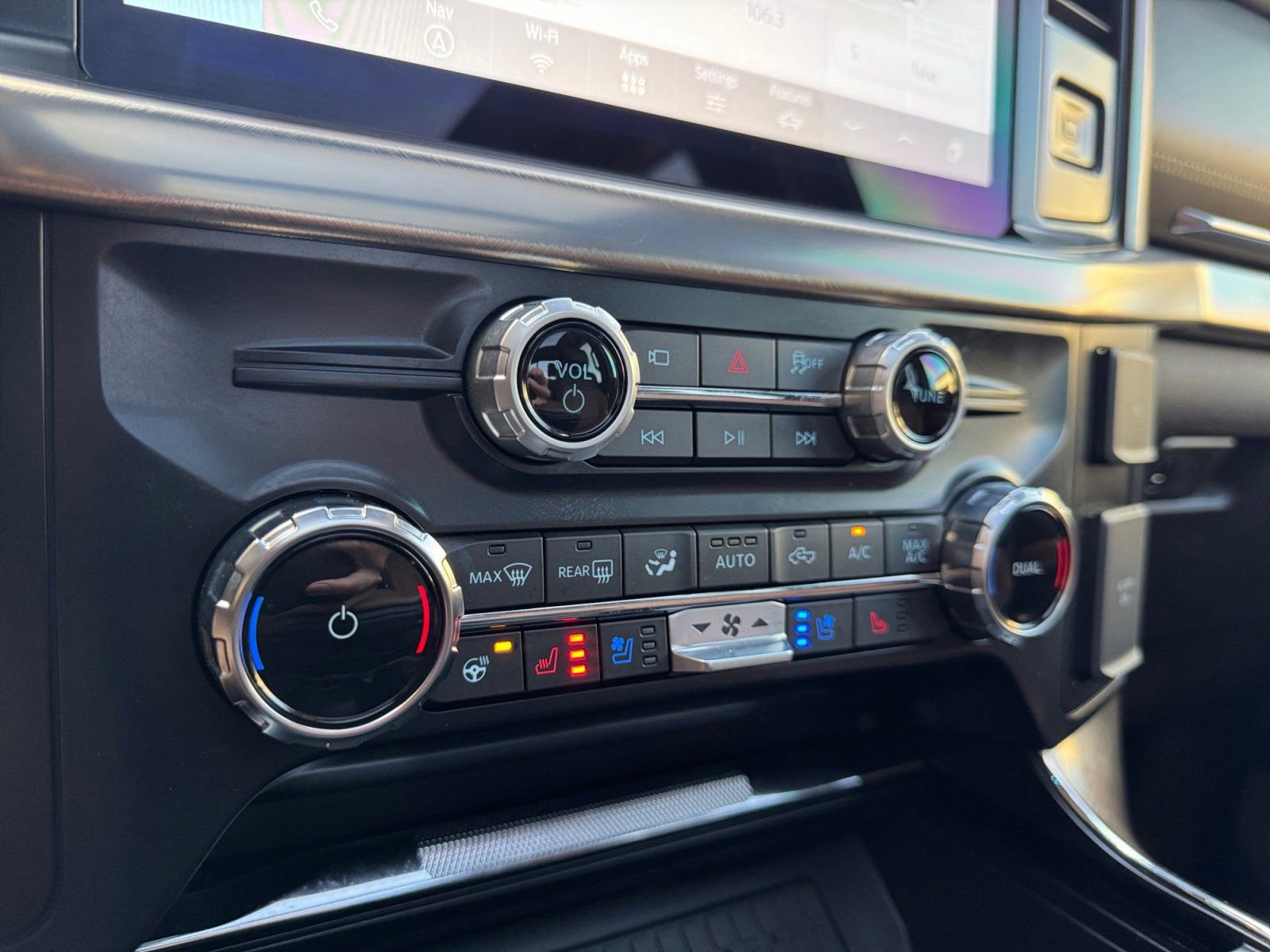 Used 2025 Ford F150 King Ranch w/ FX4 Off-Road Package image 34