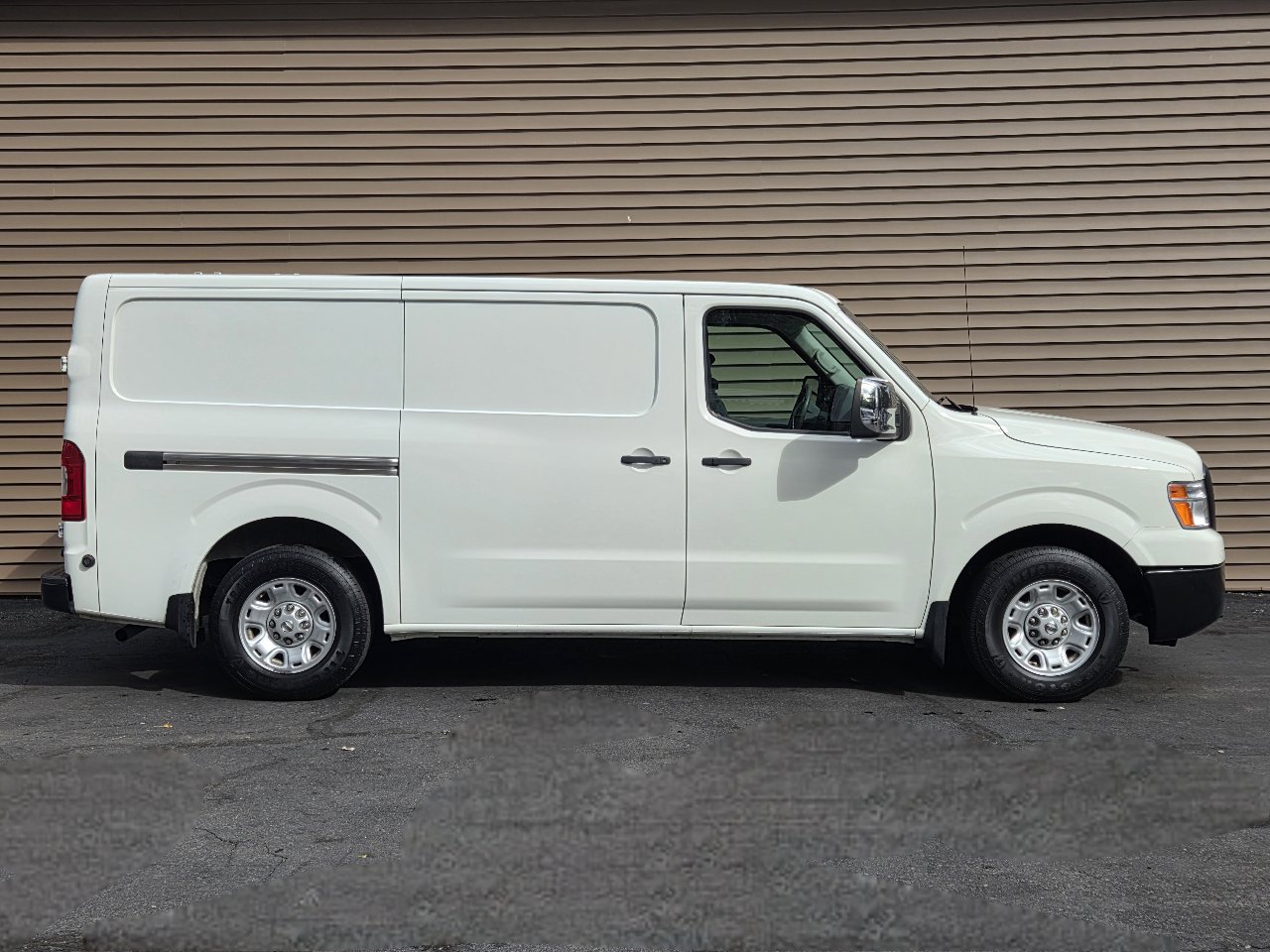 Used 2020 Nissan NV 3500 SV image 6