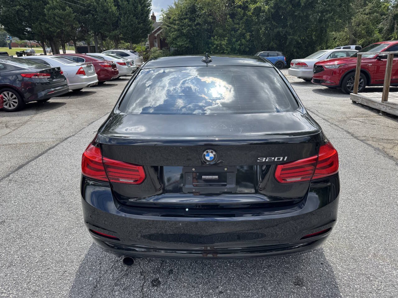 Used 2016 BMW 320i Sedan RWD image 4