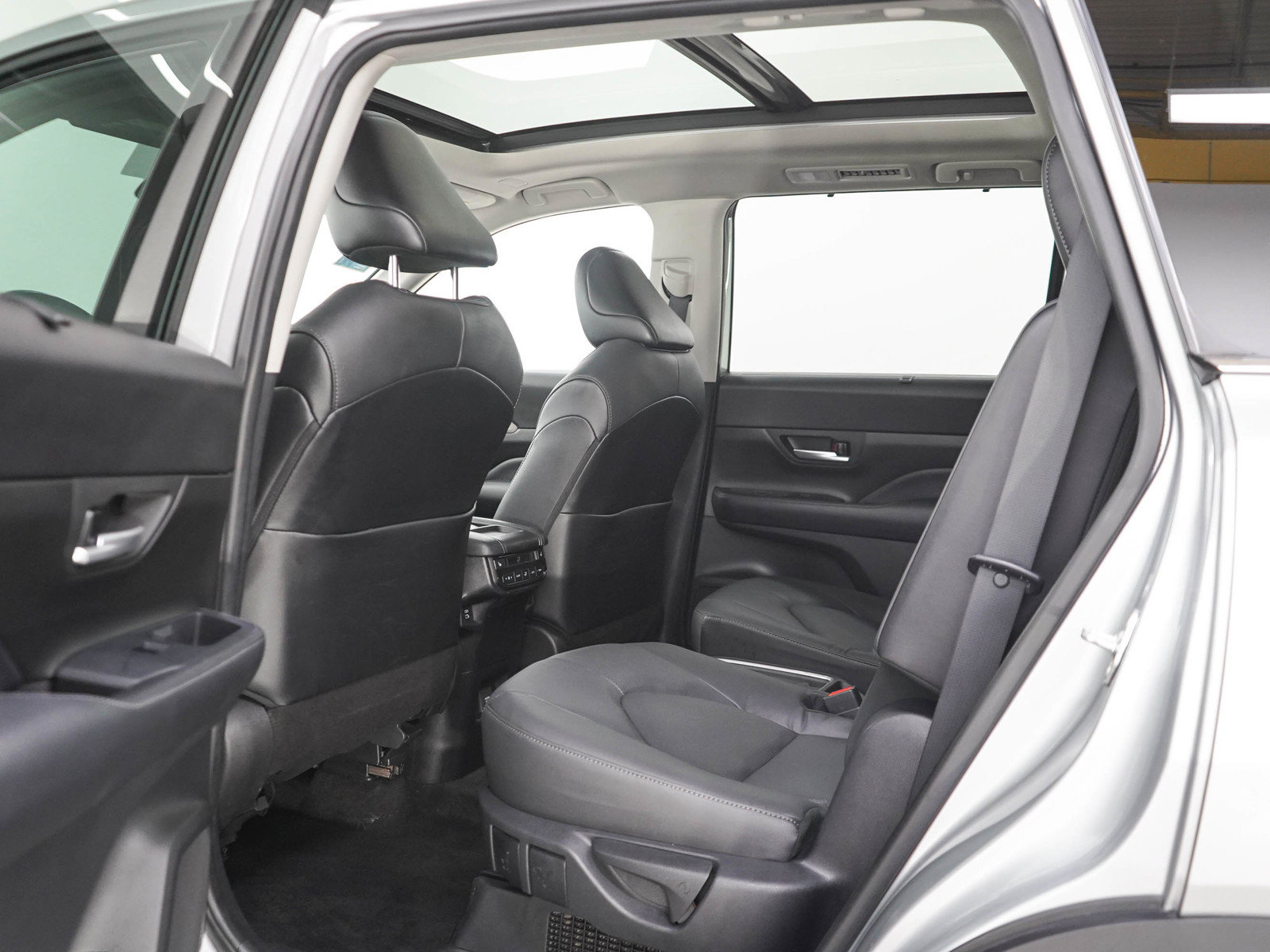 Used 2024 Toyota Grand Highlander AWD Hybrid image 20
