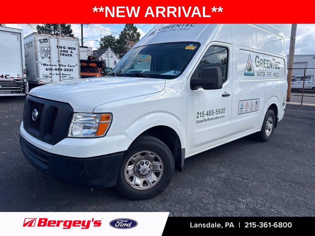 Used 2017 Nissan NV 2500 SV RWD image 1