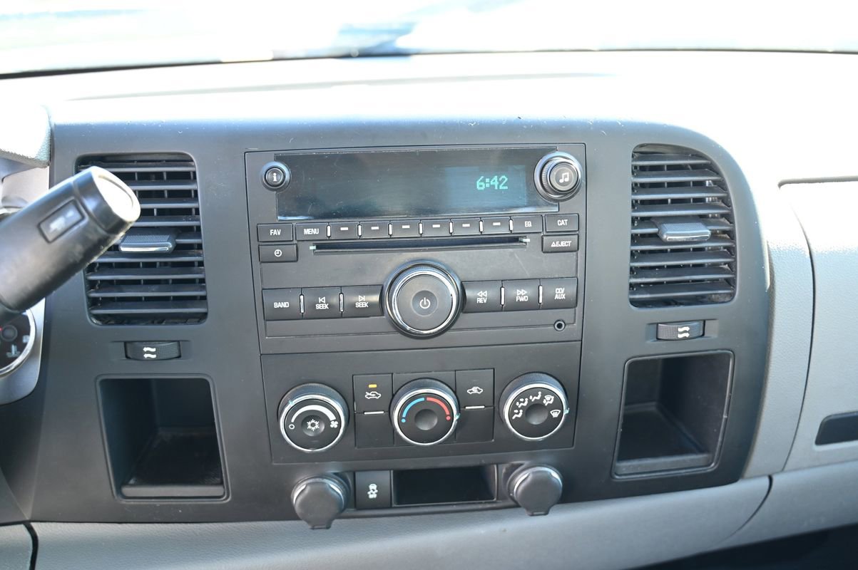 Used 2014 Chevrolet Silverado 2500 W/T w/ Snow Plow Prep Package image 27