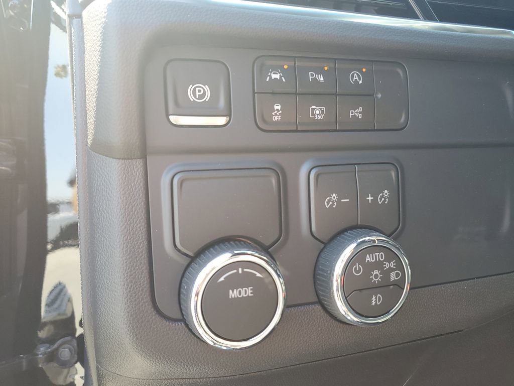 New 2026 Chevrolet Suburban LT w/ Comfort Package image 25