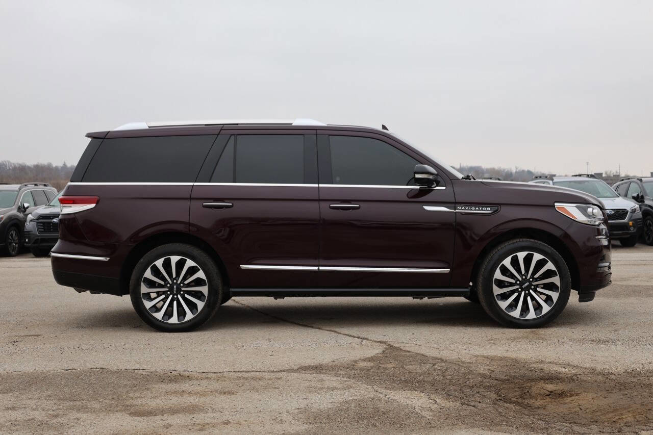 Used 2023 Lincoln Navigator Reserve image 7