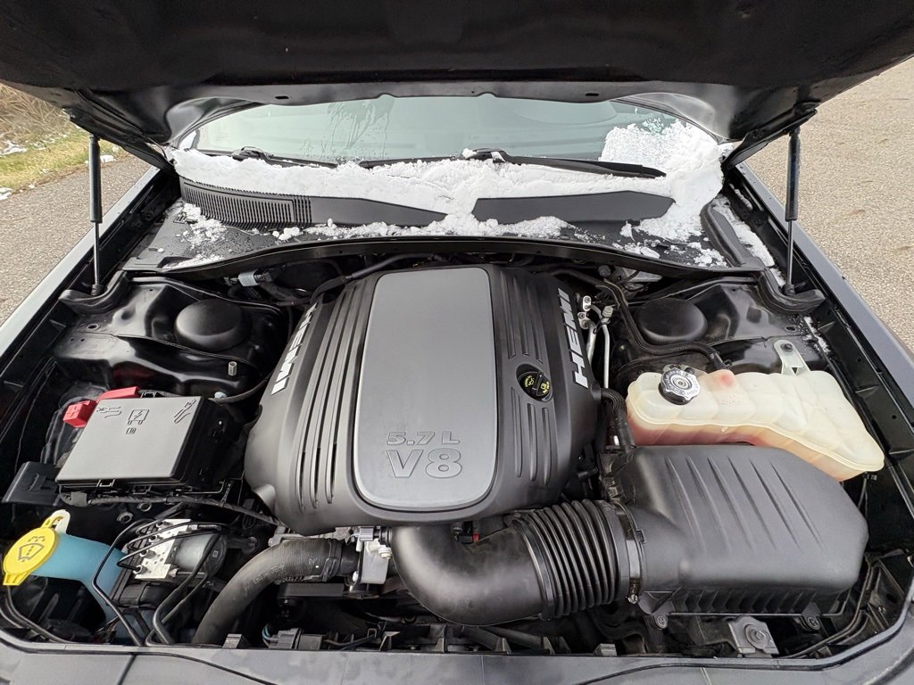 Used 2019 Chrysler 300 C w/ Sun, Sound & Nav Package image 16