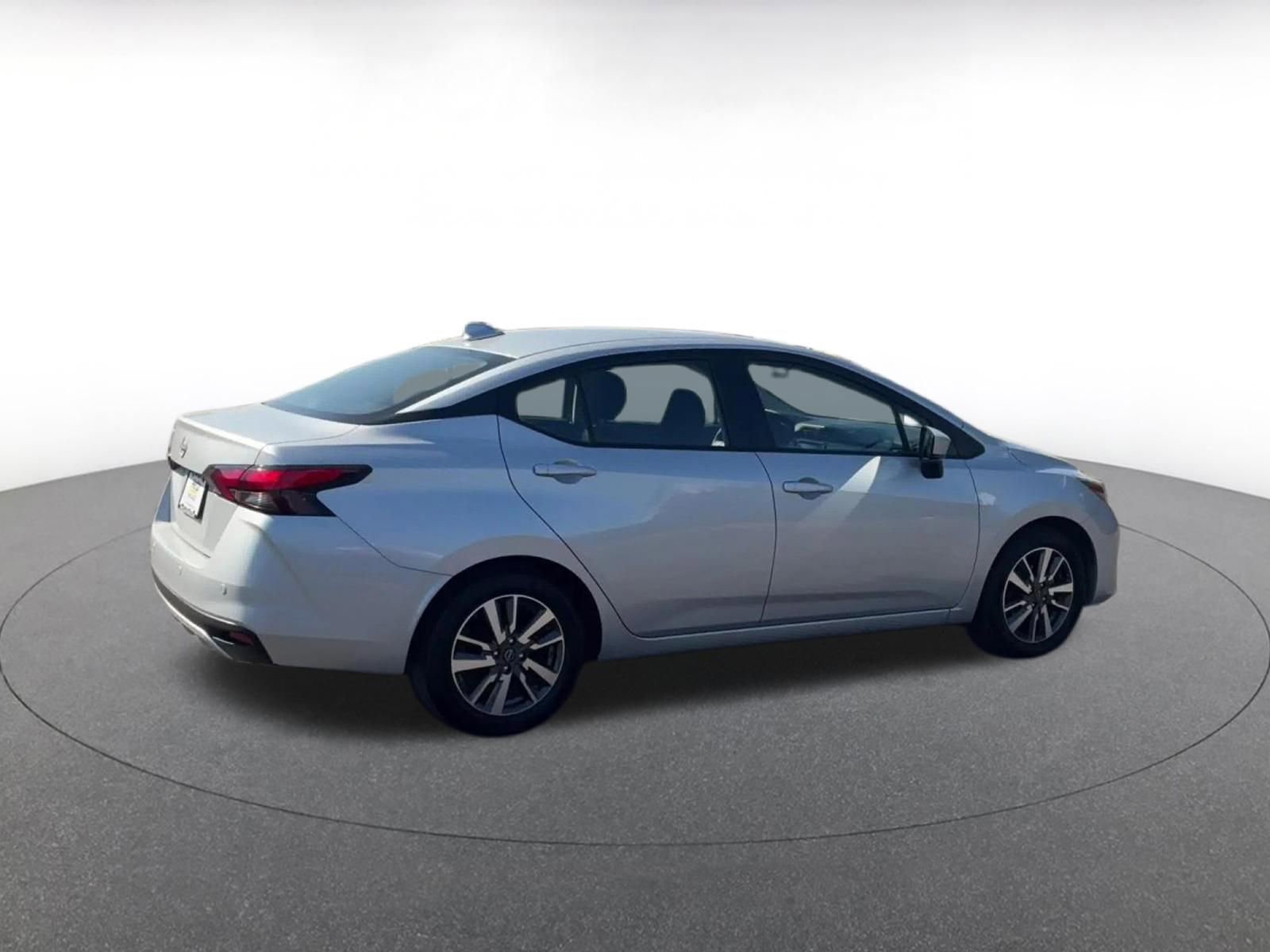 Used 2025 Nissan Versa SV image 15