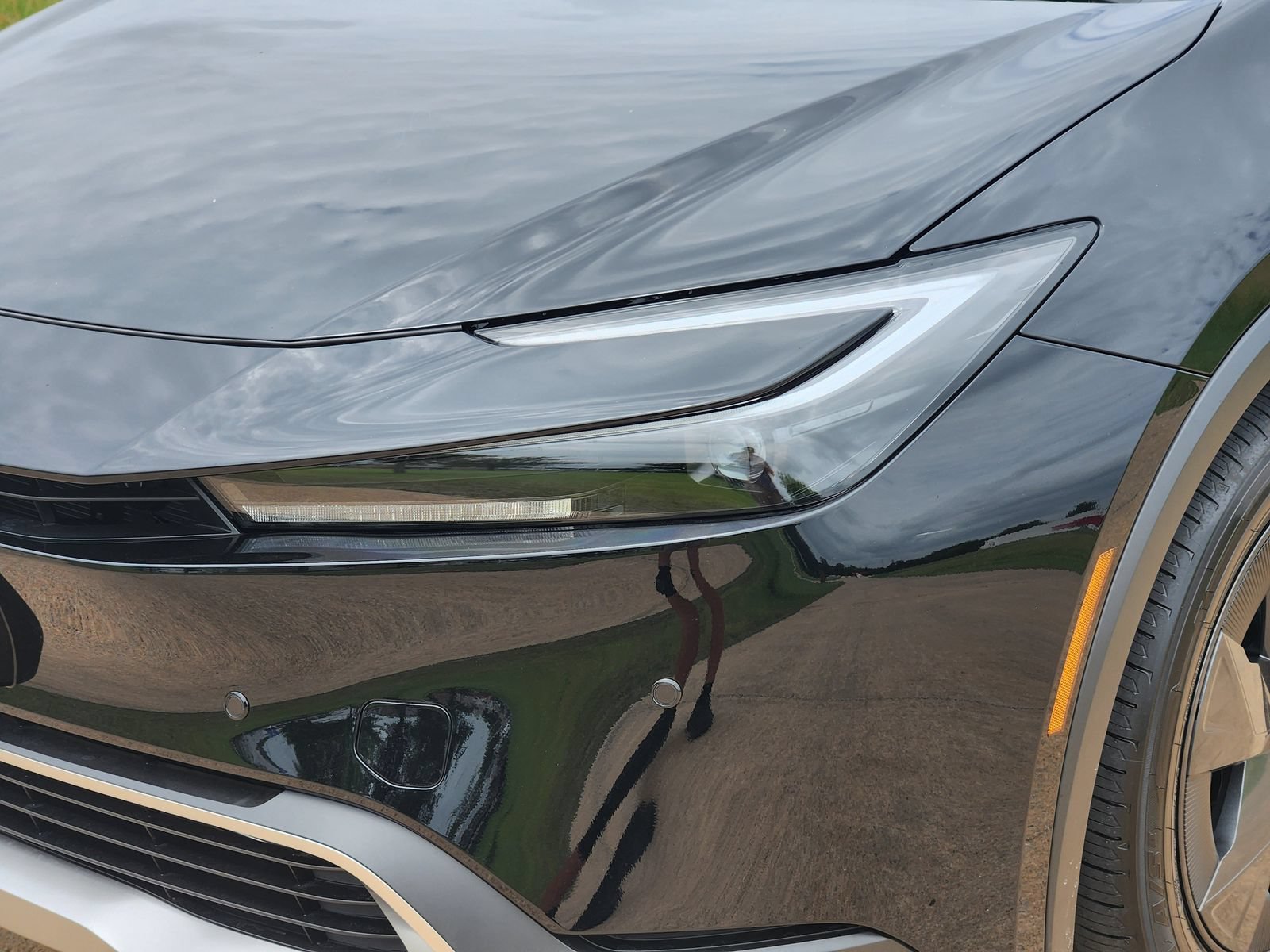 New 2026 Toyota Prius Plug-In Hybrid FWD image 9