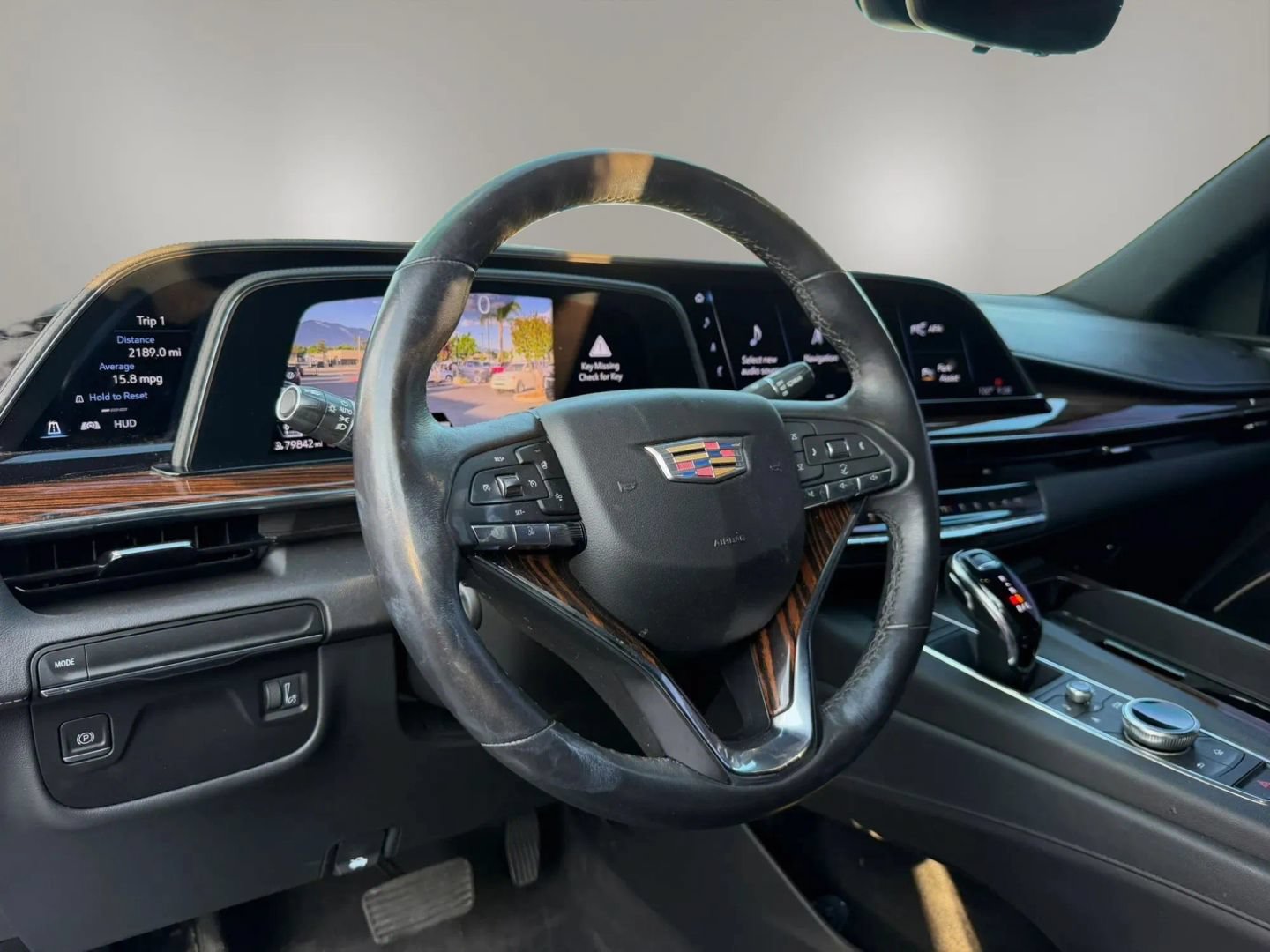 Used 2023 Cadillac Escalade Premium Luxury RWD image 11