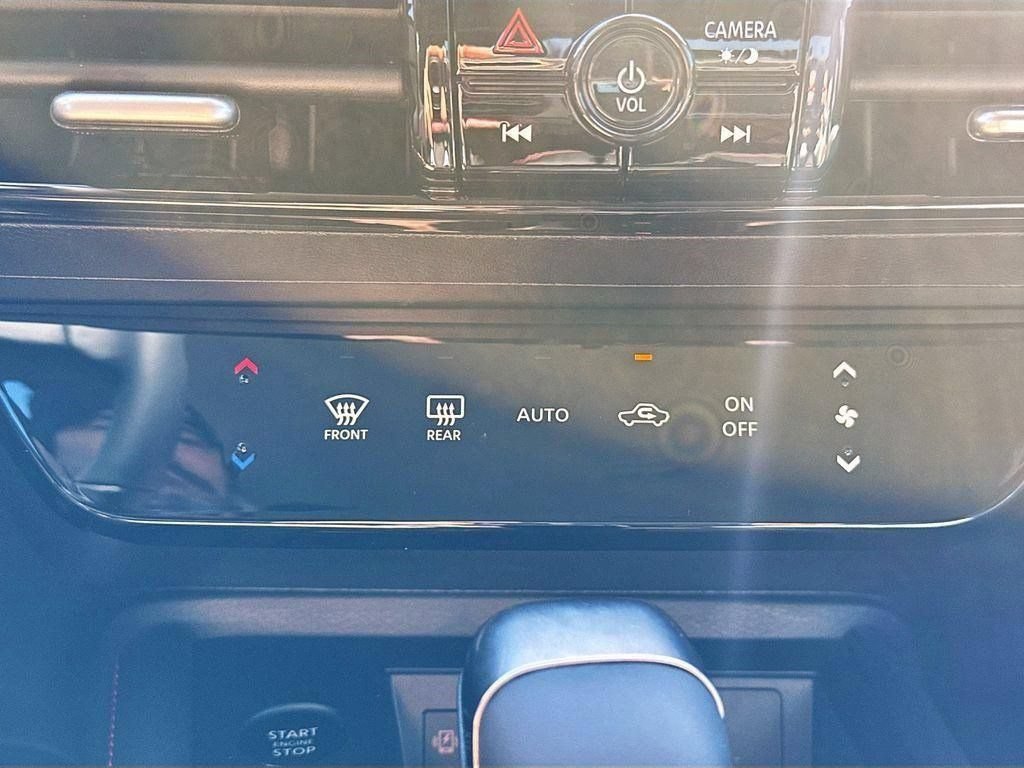 New 2026 Nissan Kicks SR w/ Illumination Package FWD image 15