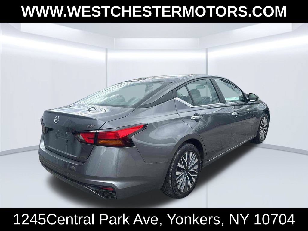 Used 2024 Nissan Altima 2.5 SV FWD image 4