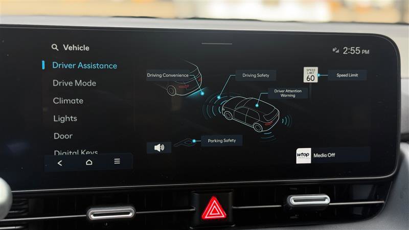 Used 2025 Hyundai Ioniq 5 SEL RWD image 40