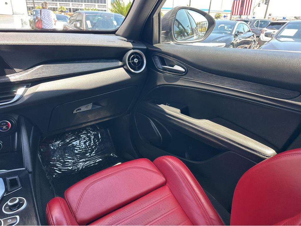 Used 2023 Alfa Romeo Stelvio Sprint RWD image 18