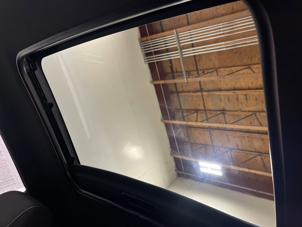 Used 2021 Chevrolet Camaro LT w/ RS Package image 30