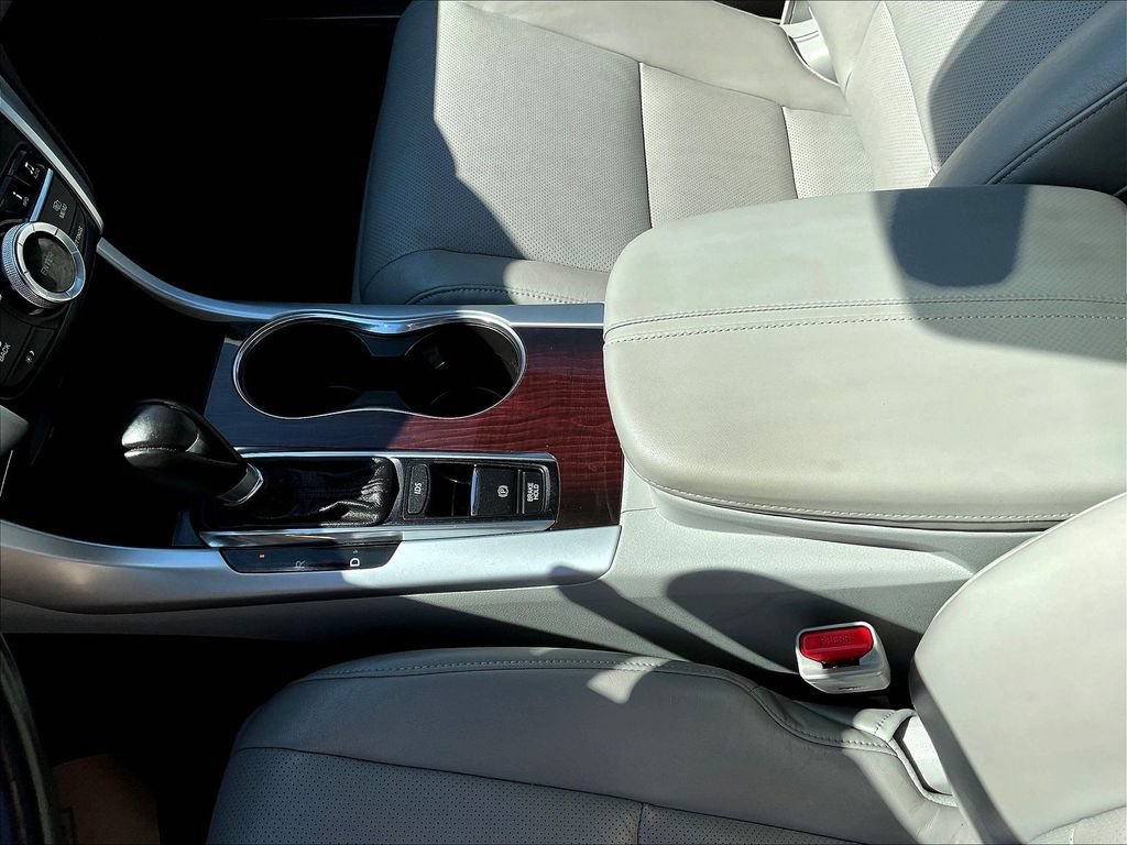 Used 2016 Acura TLX w/ Technology Package FWD image 18