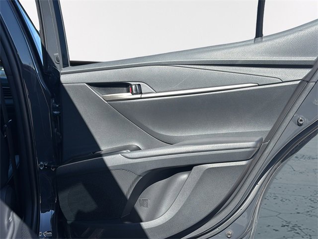 Used 2025 Toyota Camry SE image 12