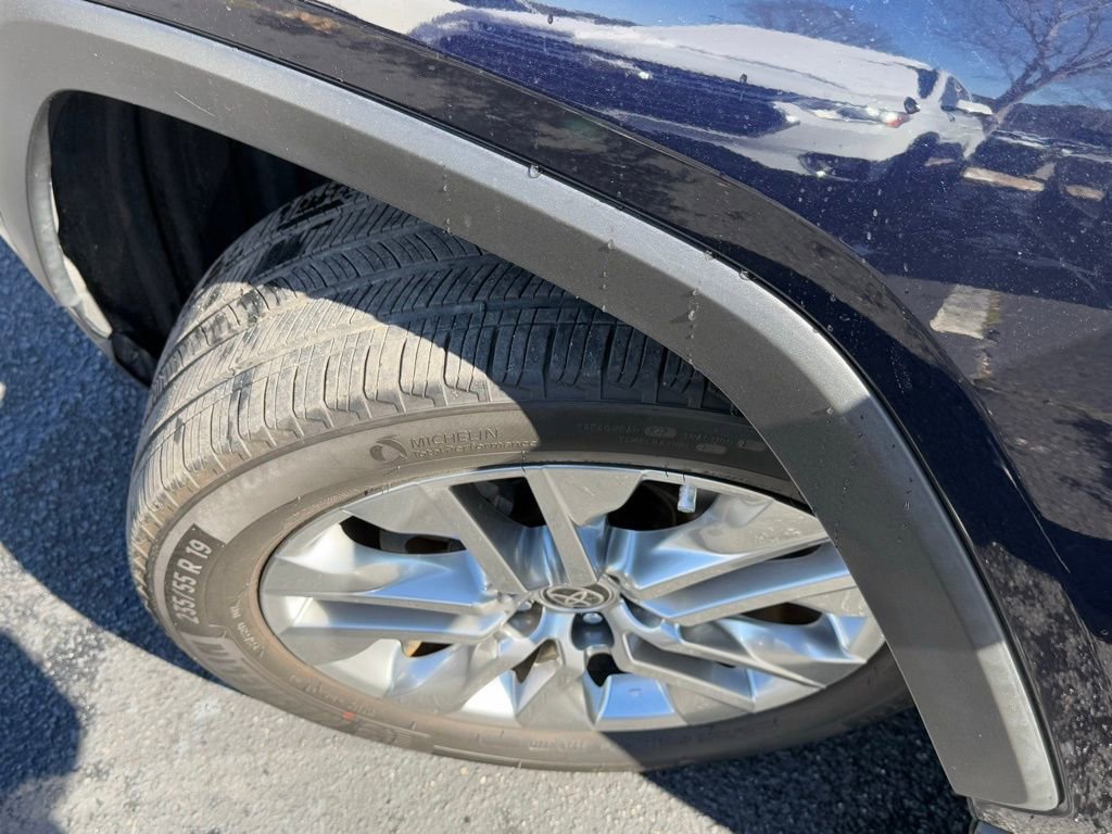 Used 2021 Toyota RAV4 Limited image 45