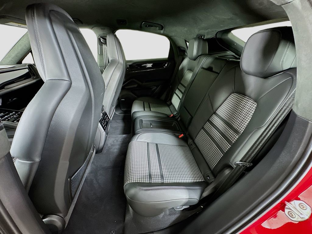 Certified 2025 Porsche Cayenne GTS AWD/4WD image 23