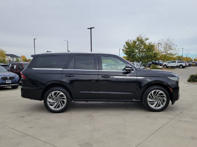Certified 2025 Lincoln Navigator Reserve AWD/4WD image 2
