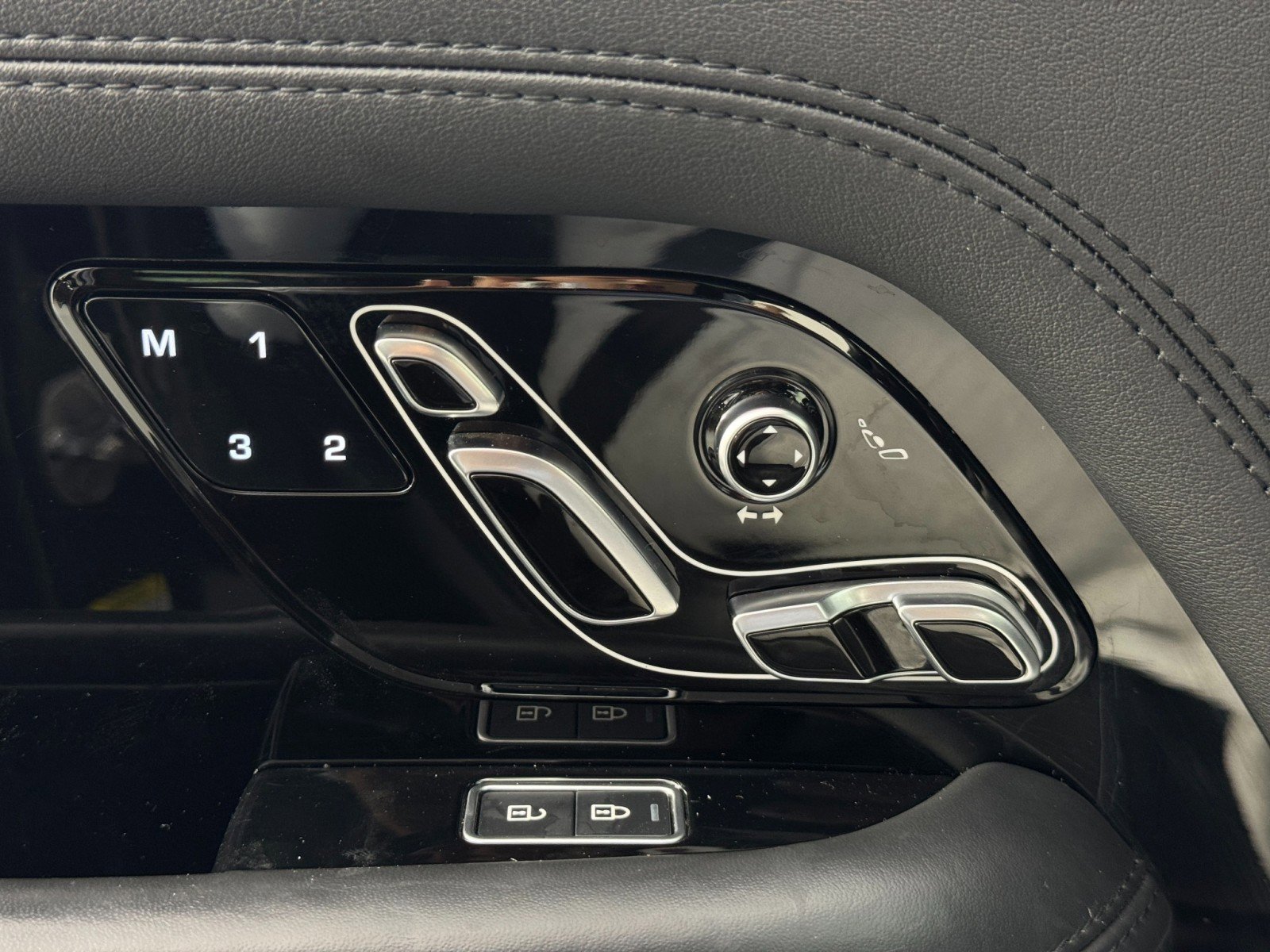 Used 2021 Land Rover Range Rover P525 Westminster Edition image 20