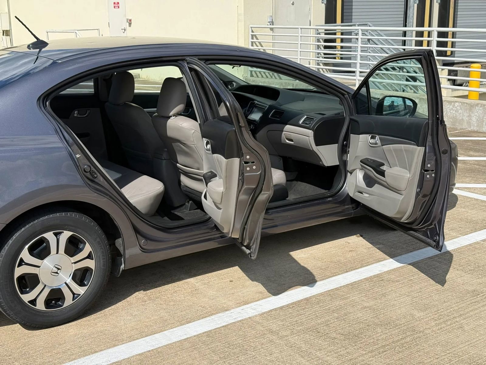 Used 2015 Honda Civic Hybrid Sedan image 18