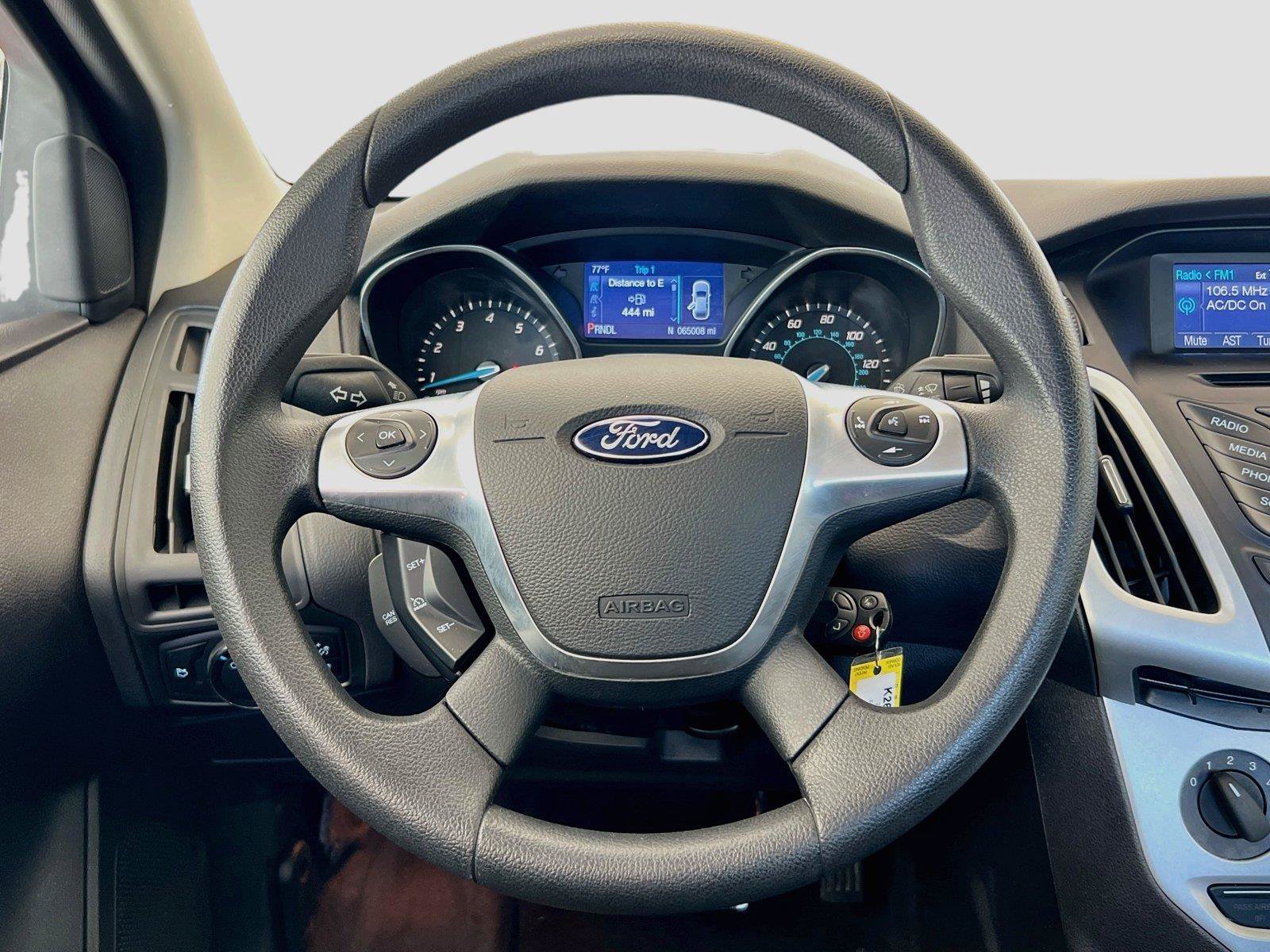 Used 2014 Ford Focus SE w/ SE Winter Package FWD image 16