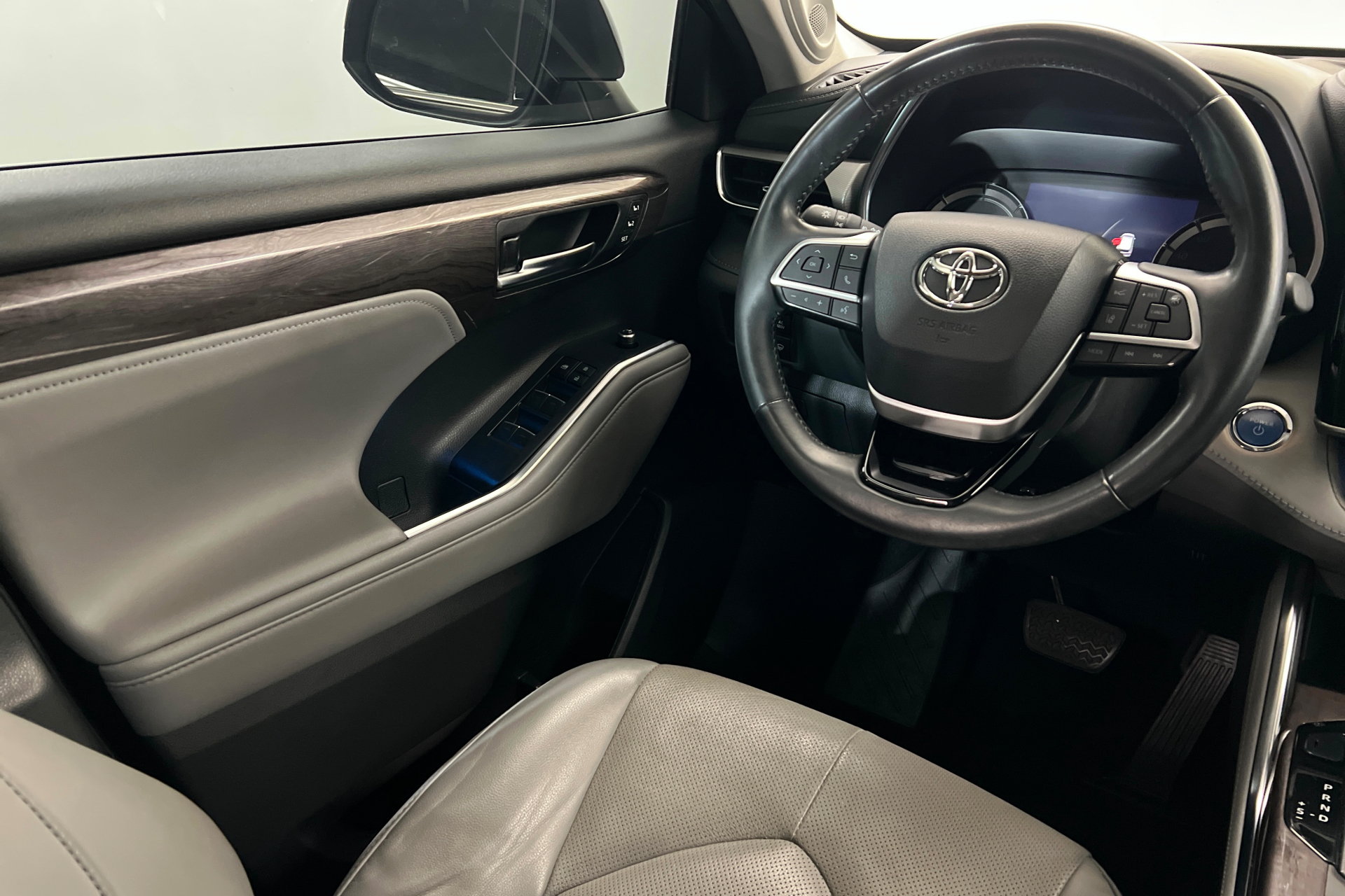 Used 2022 Toyota Highlander Platinum AWD/4WD image 12