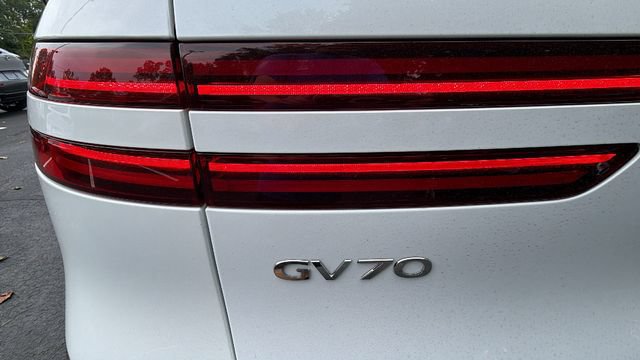 Used 2023 Genesis GV70 2.5T w/ Sport Prestige Package AWD/4WD image 9