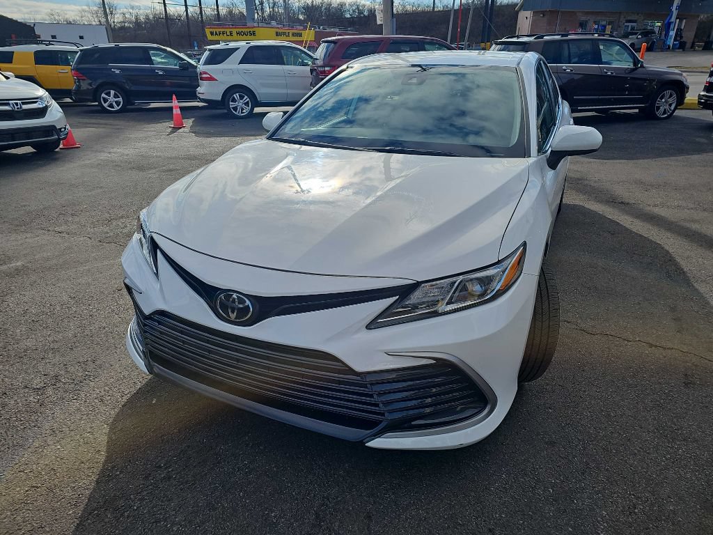 Used 2021 Toyota Camry LE FWD image 10