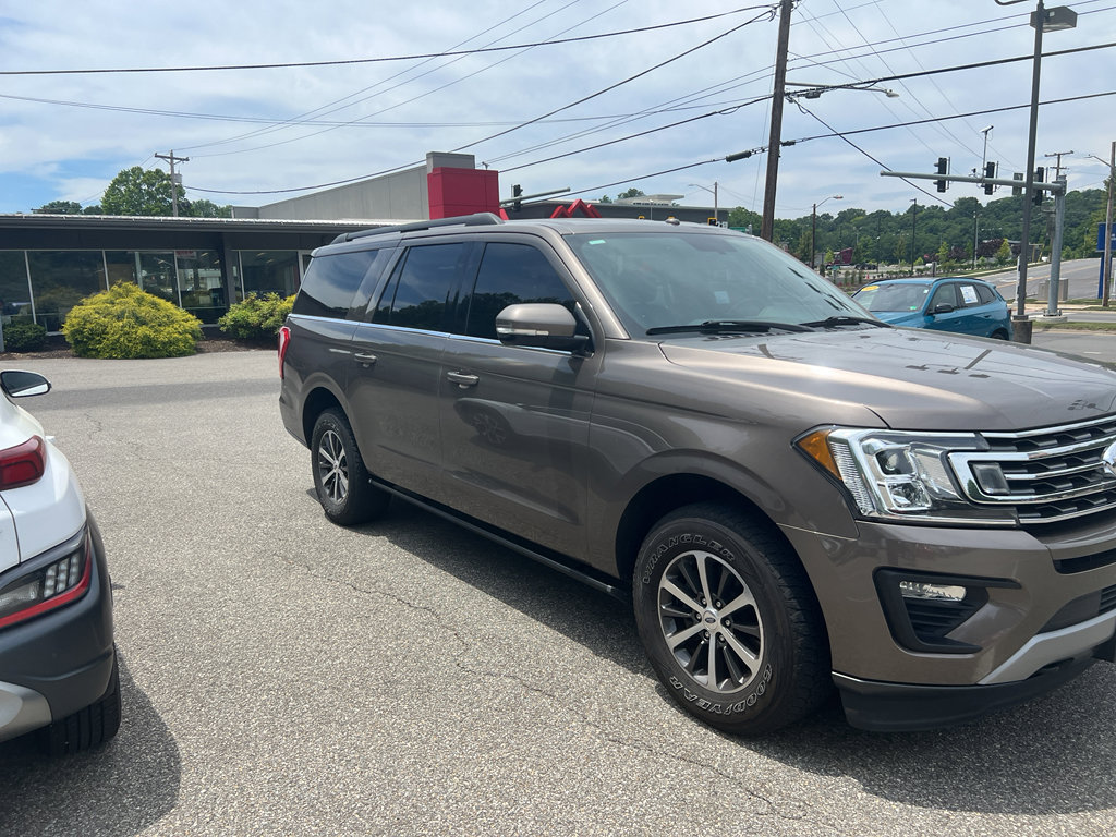 Used 2019 Ford Expedition Max XLT w/ Equipment Group 201A AWD/4WD image 3