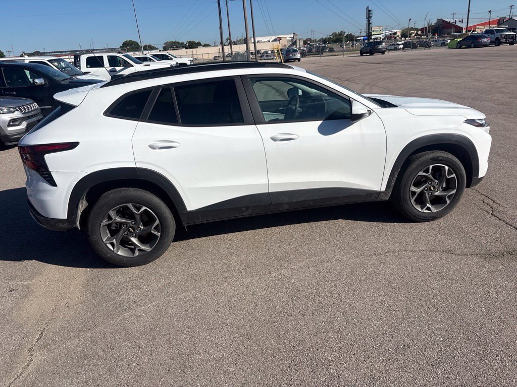 Used 2026 Chevrolet Trax LT FWD image 18