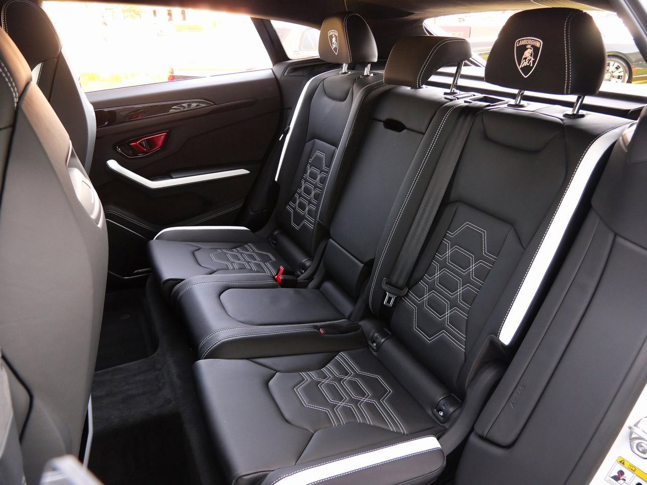 Used 2025 Lamborghini Urus SE image 6