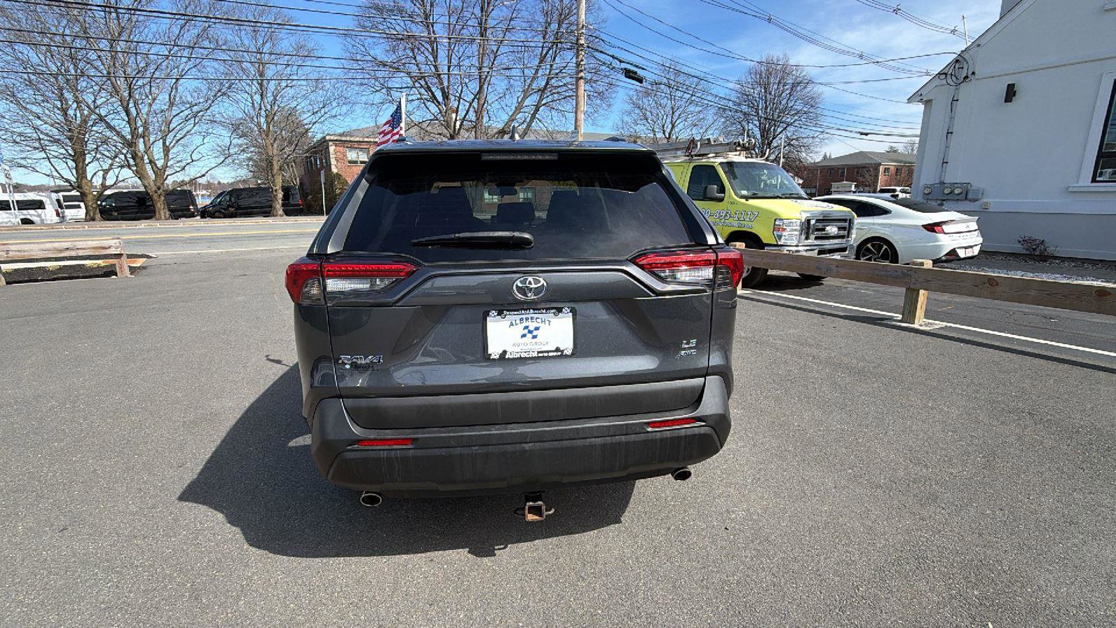 Used 2019 Toyota RAV4 LE image 6