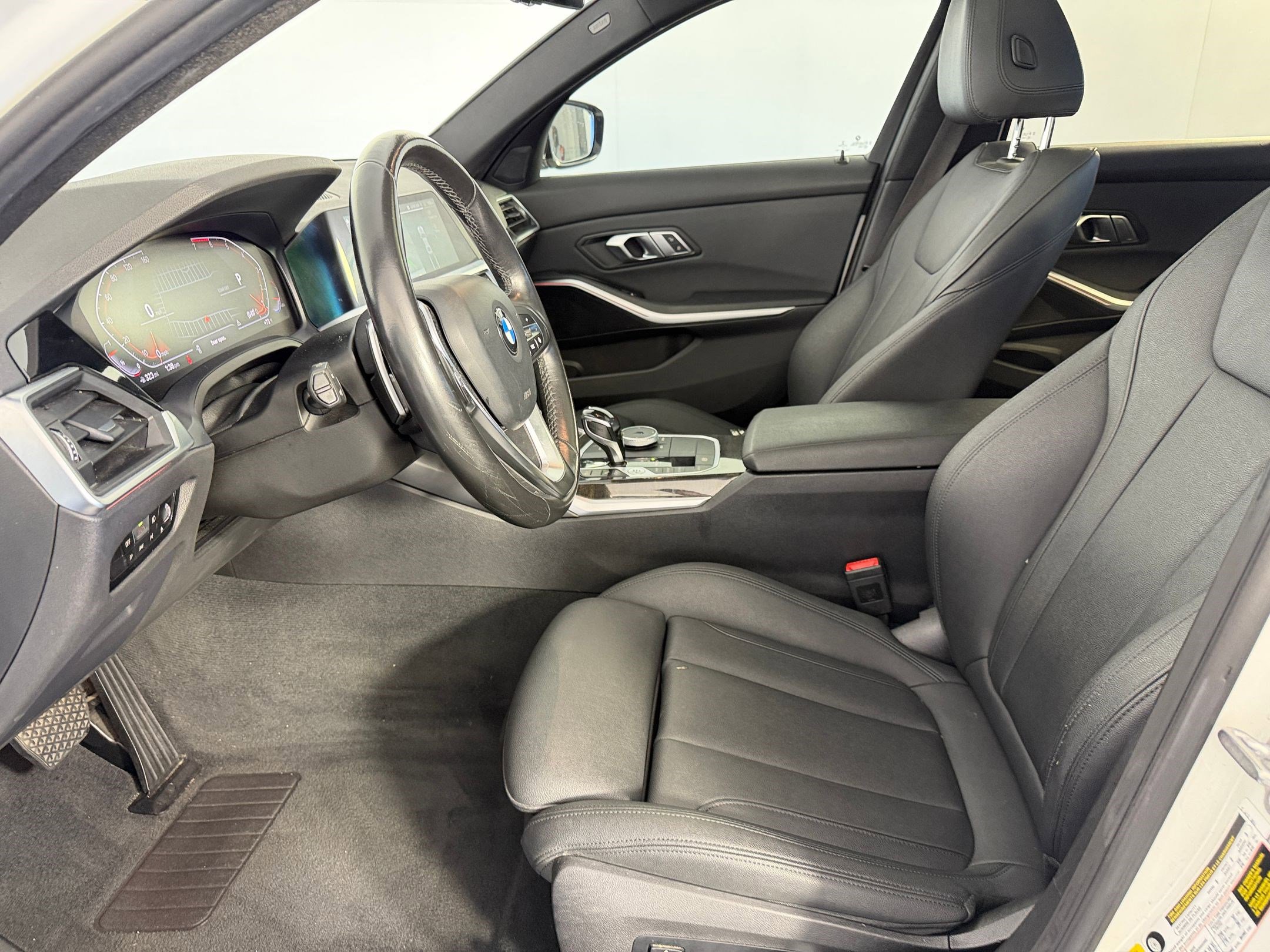 Used 2021 BMW 330i Sedan w/ Convenience Package RWD image 5