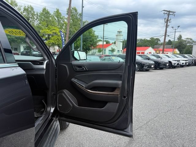 Used 2016 Chevrolet Tahoe LT w/ Luxury Package AWD/4WD image 18