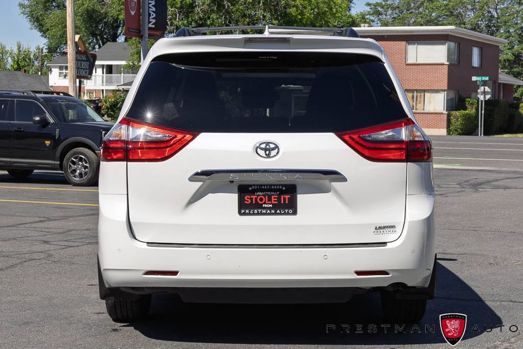 Used 2020 Toyota Sienna Limited FWD image 20