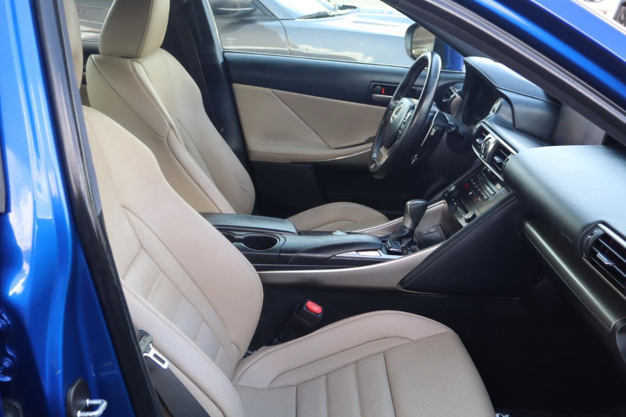 Used 2018 Lexus IS 300 F Sport w/ F Sport Package RWD image 15