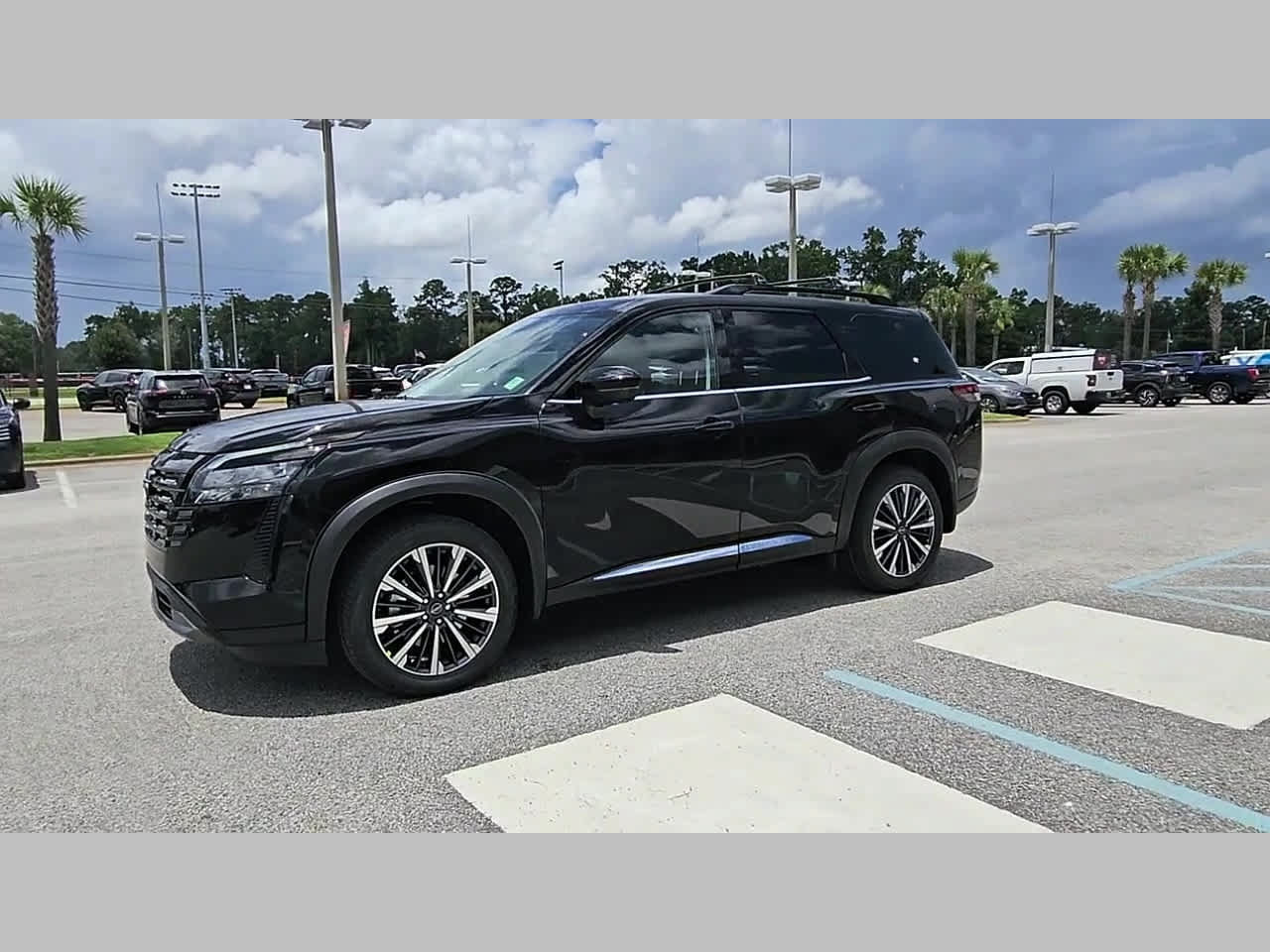 New 2026 Nissan Pathfinder Platinum FWD image 22