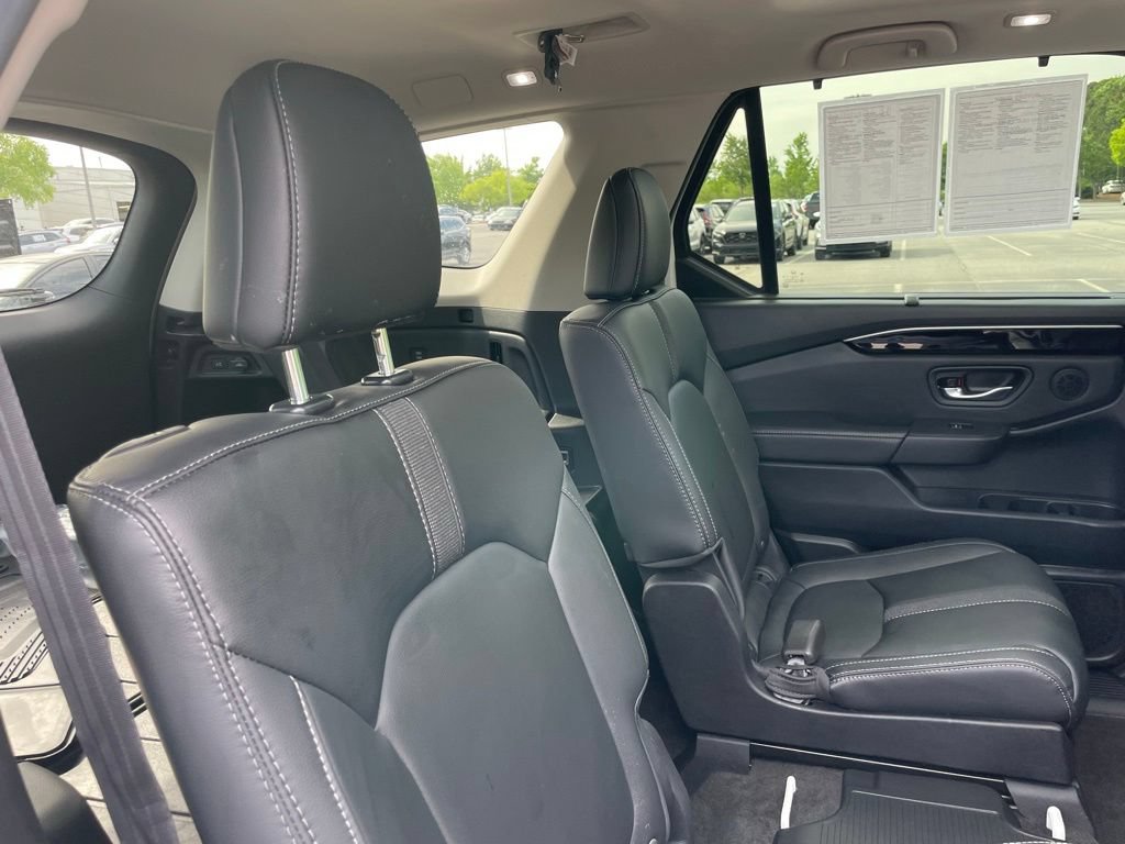 Certified 2025 Honda Pilot Touring image 37