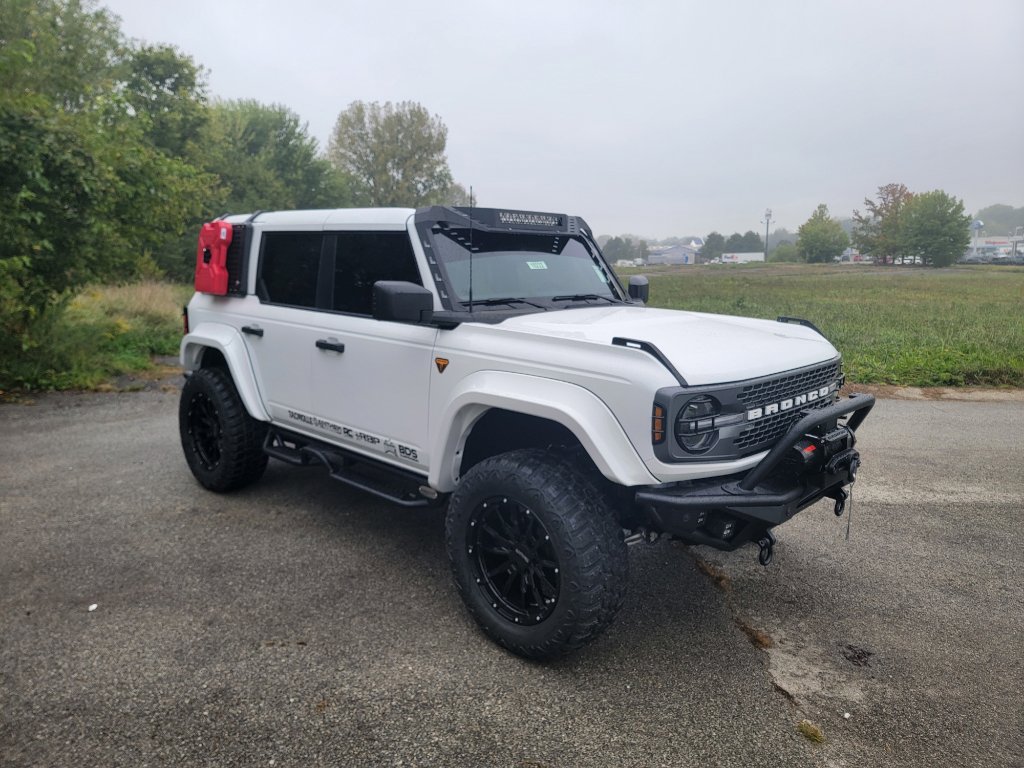 New 2025 Ford Bronco Badlands image 3