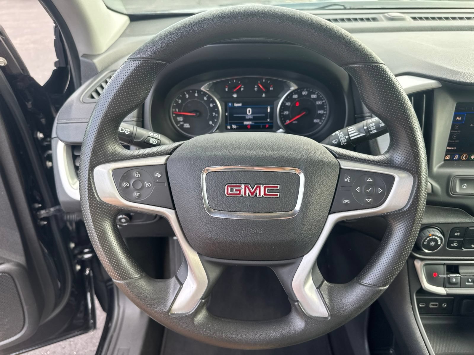 Used 2024 GMC Terrain SLE AWD/4WD image 19
