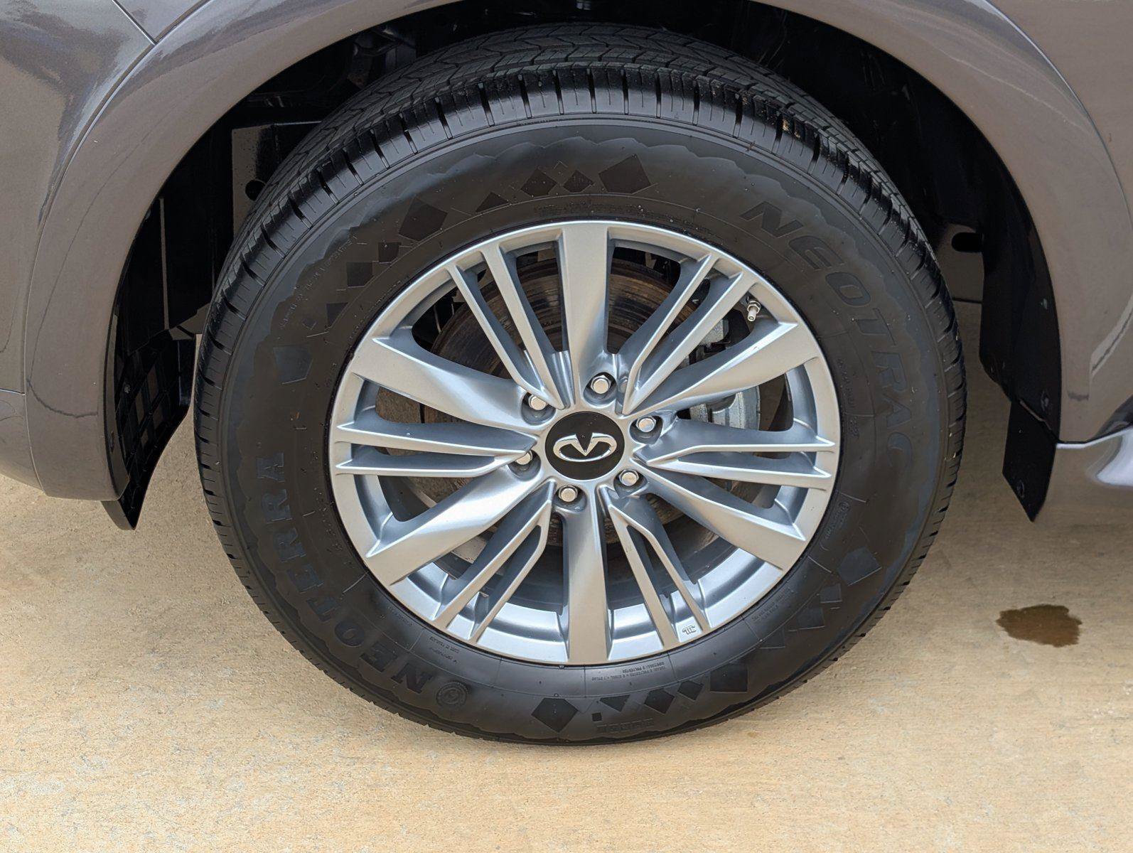 Used 2024 INFINITI QX80 Luxe RWD image 12